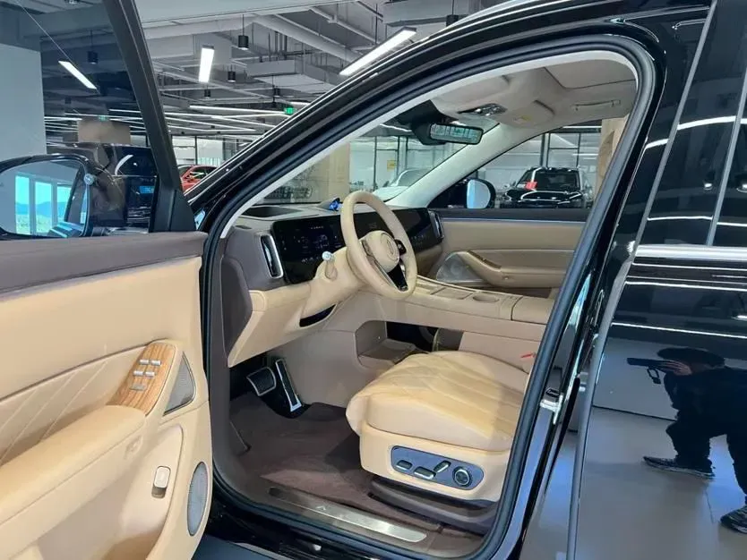 2025 HIMA AITO M8 REEV 160HP REEV 37KWH,autocango,china used car exporter,china ev exporter,chinese used car exporter,chinese used ev exporter