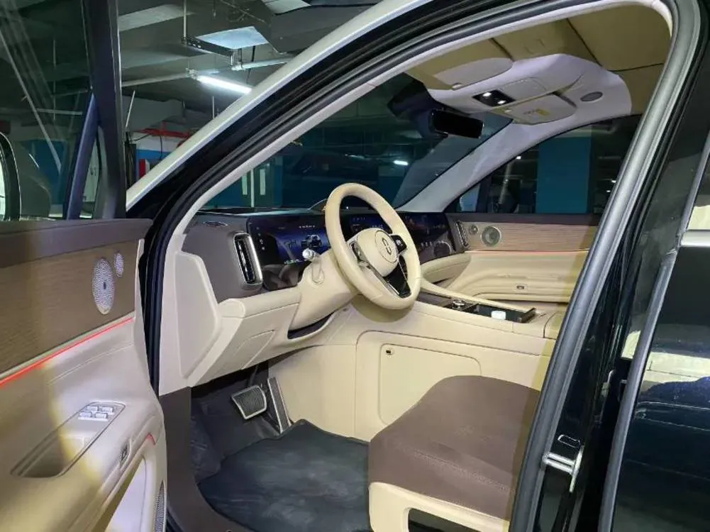 2024 AITO AITO M9 1.5T 152HP L4 REEV 42KWH,autocango,china used car exporter,china ev exporter,chinese used car exporter,chinese used ev exporter