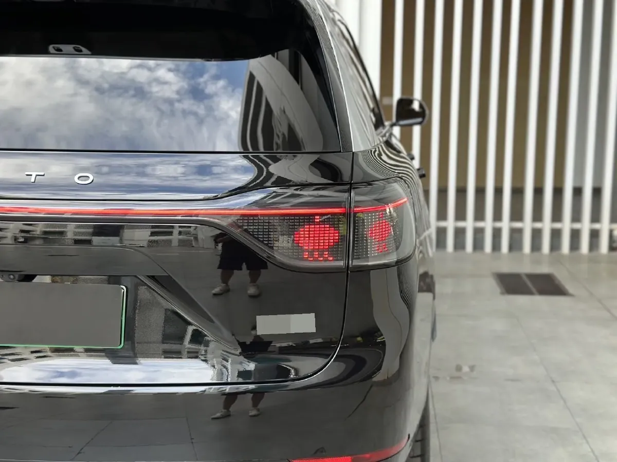 2025 AITO AITO M9 REEV 160HP REEV 52KWH,autocango,china used car exporter,china ev exporter,chinese used car exporter,chinese used ev exporter