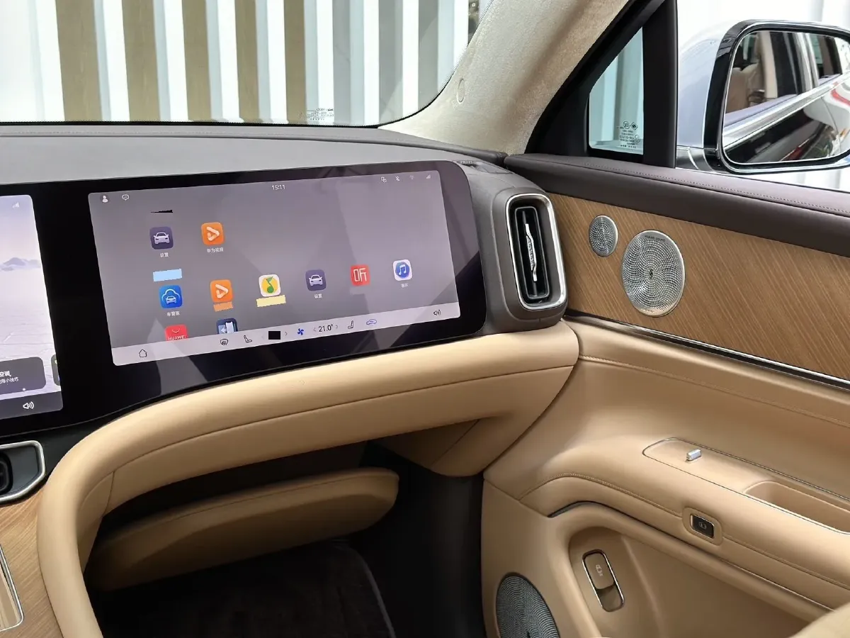 2025 AITO AITO M9 REEV 160HP REEV 52KWH,autocango,china used car exporter,china ev exporter,chinese used car exporter,chinese used ev exporter