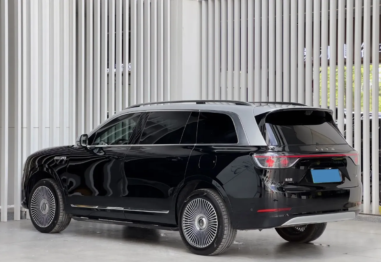 2025 AITO AITO M9 REEV 160HP REEV 52KWH,autocango,china used car exporter,china ev exporter,chinese used car exporter,chinese used ev exporter