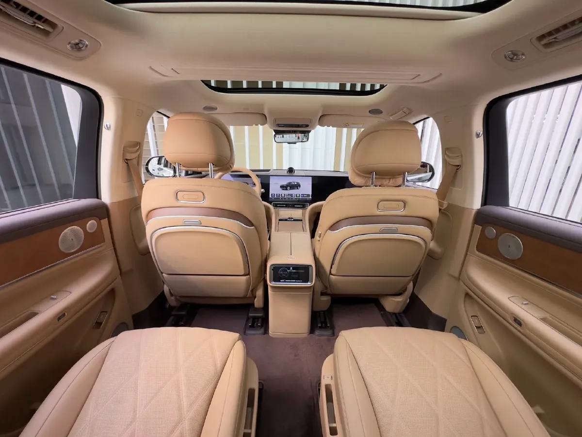 2025 AITO AITO M9 REEV 160HP REEV 52KWH,autocango,china used car exporter,china ev exporter,chinese used car exporter,chinese used ev exporter
