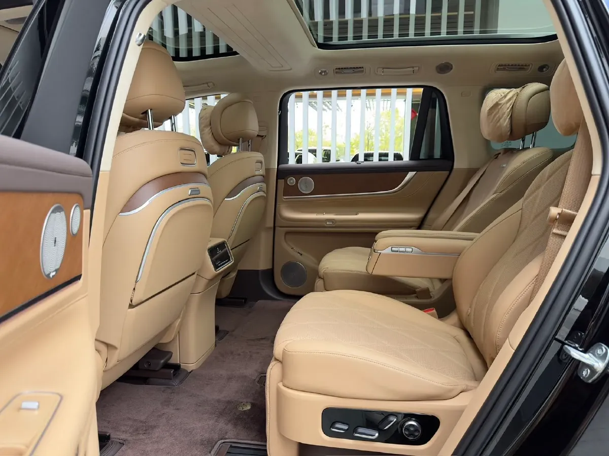2025 AITO AITO M9 REEV 160HP REEV 52KWH,autocango,china used car exporter,china ev exporter,chinese used car exporter,chinese used ev exporter