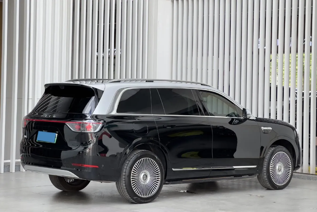 2025 AITO AITO M9 REEV 160HP REEV 52KWH,autocango,china used car exporter,china ev exporter,chinese used car exporter,chinese used ev exporter