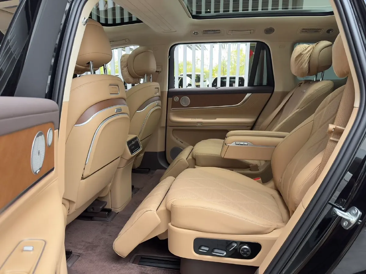 2025 AITO AITO M9 REEV 160HP REEV 52KWH,autocango,china used car exporter,china ev exporter,chinese used car exporter,chinese used ev exporter