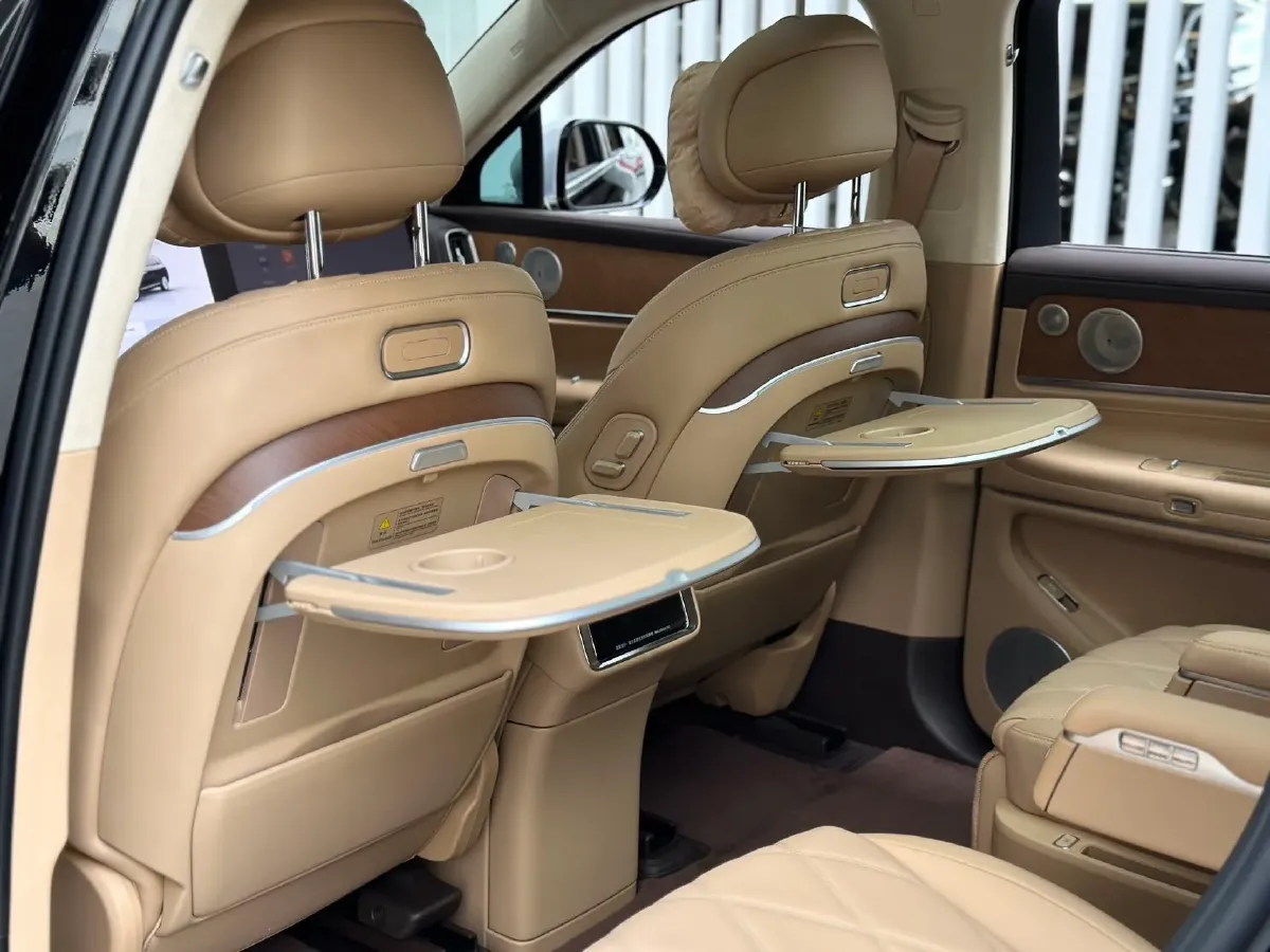 2025 AITO AITO M9 REEV 160HP REEV 52KWH,autocango,china used car exporter,china ev exporter,chinese used car exporter,chinese used ev exporter