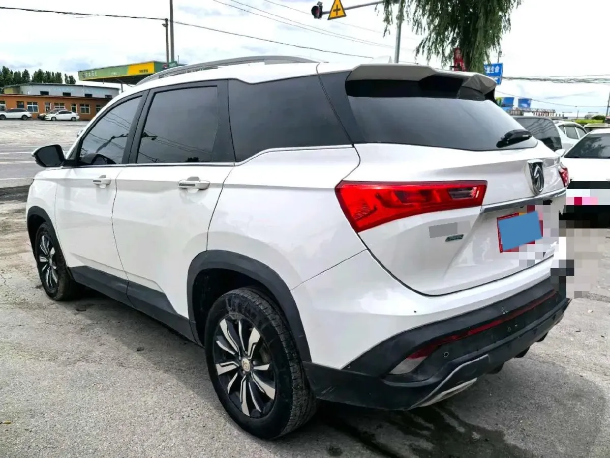 2018 BaoJun 530 1.5T 150HP L4 6DCT,autocango,china used car exporter,china ev exporter,chinese used car exporter,chinese used ev exporter