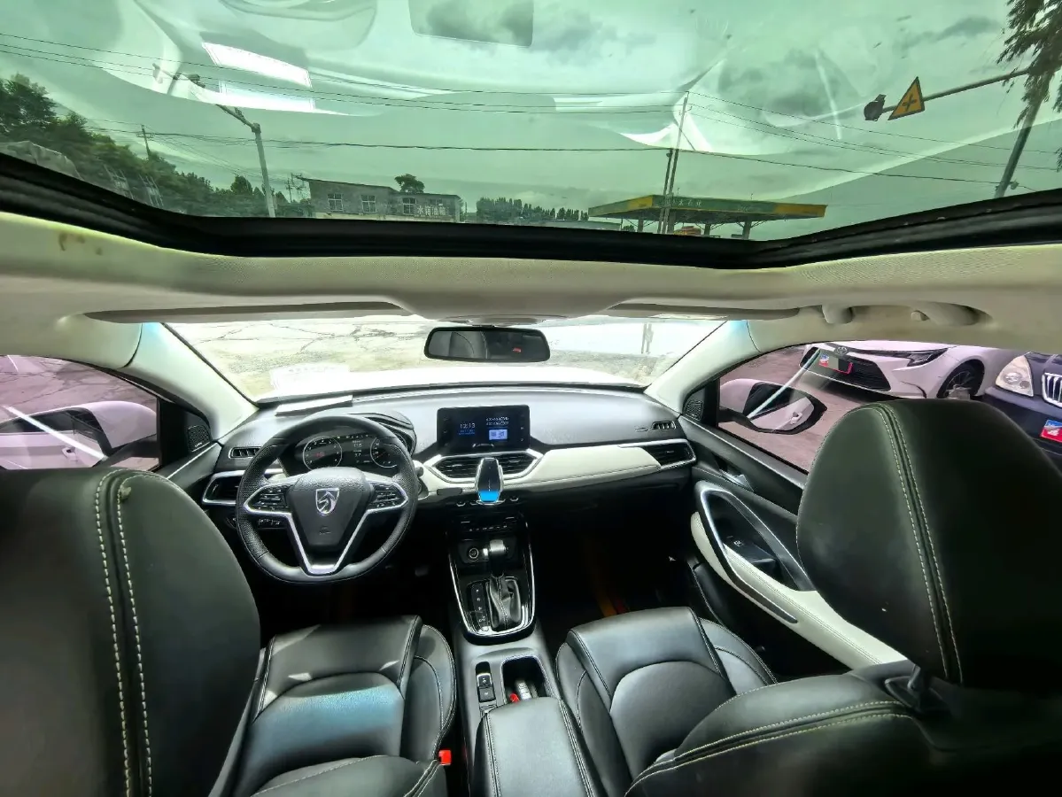 2018 BaoJun 530 1.5T 150HP L4 6DCT,autocango,china used car exporter,china ev exporter,chinese used car exporter,chinese used ev exporter