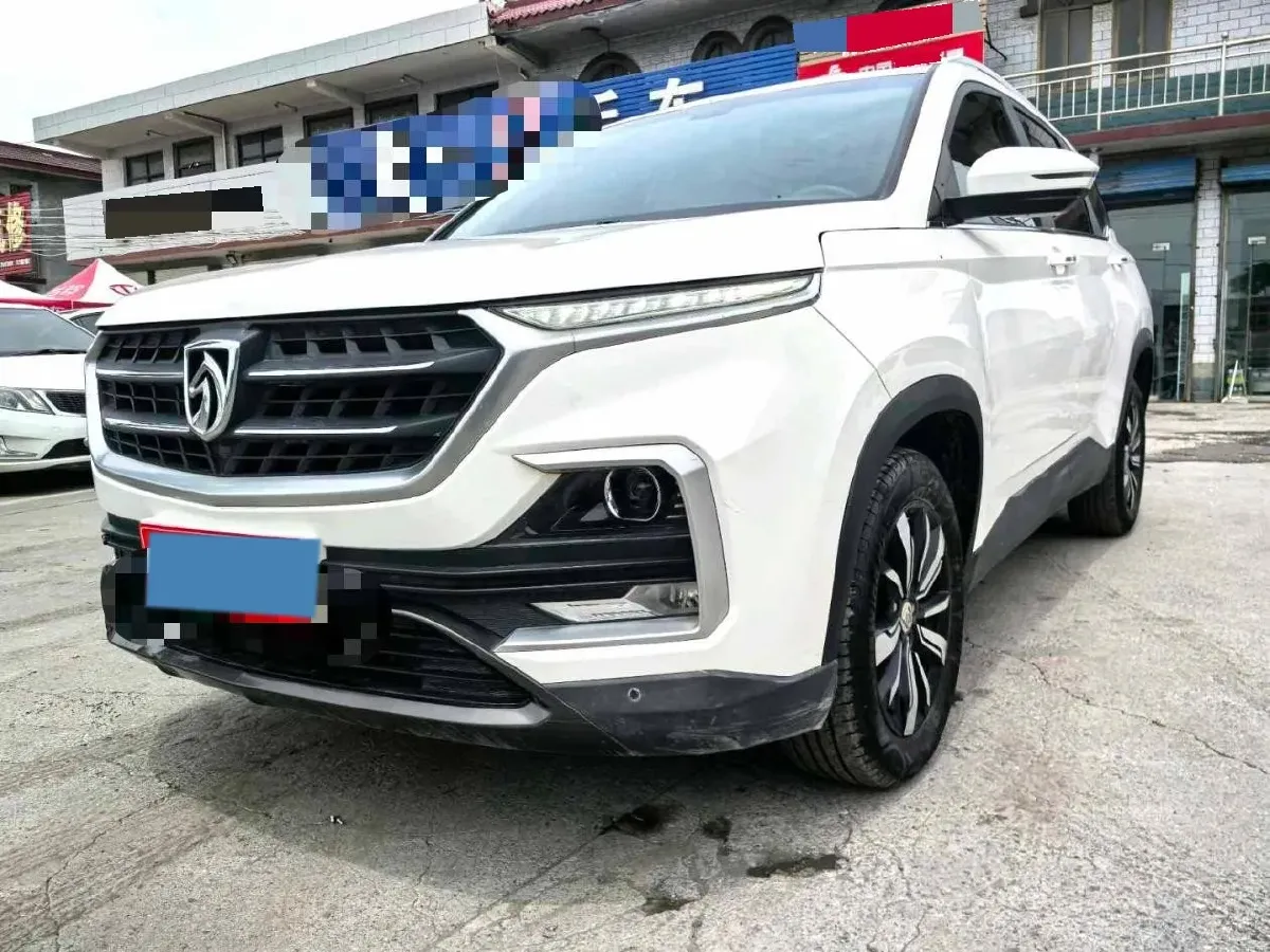 2018 BaoJun 530 1.5T 150HP L4 6DCT,autocango,china used car exporter,china ev exporter,chinese used car exporter,chinese used ev exporter