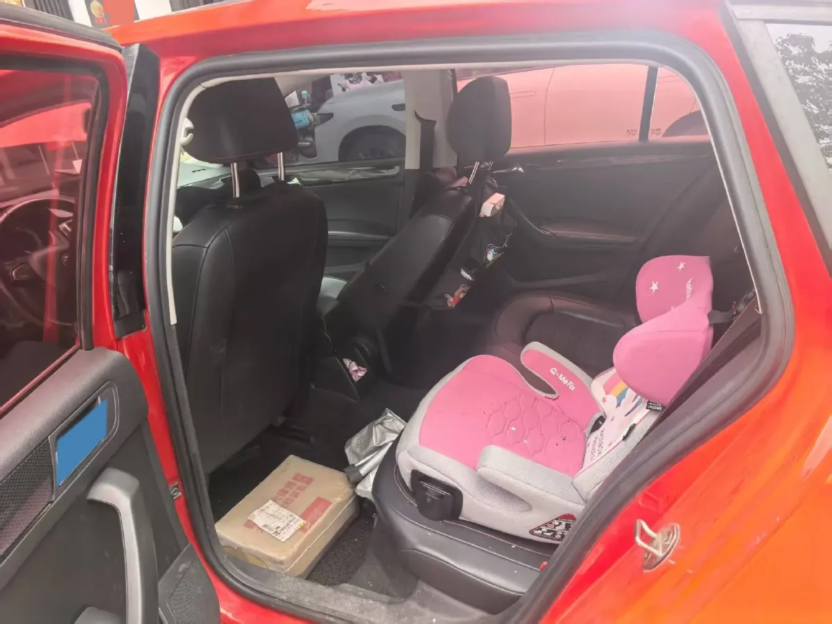 2018 Skoda Rapid Spaceback 1.6L 110HP L4 6AT,autocango,china used car exporter,china ev exporter,chinese used car exporter,chinese used ev exporter