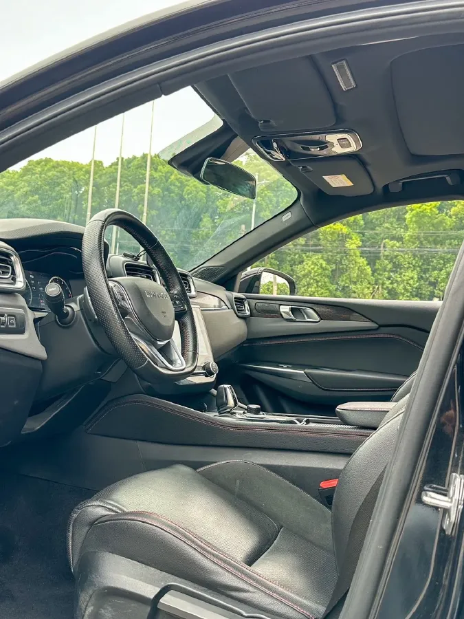 2019 Qoros 5 1.6T 197HP L4 7DCT,autocango,china used car exporter,china ev exporter,chinese used car exporter,chinese used ev exporter
