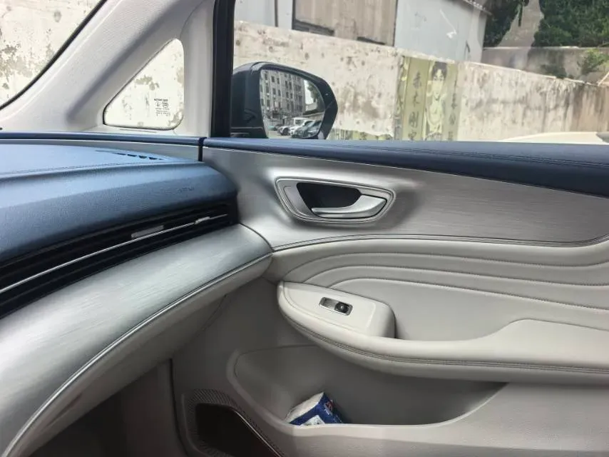 2021 Roewe iMAX8 2.0T 234HP L4 8AT,autocango,china used car exporter,china ev exporter,chinese used car exporter,chinese used ev exporter