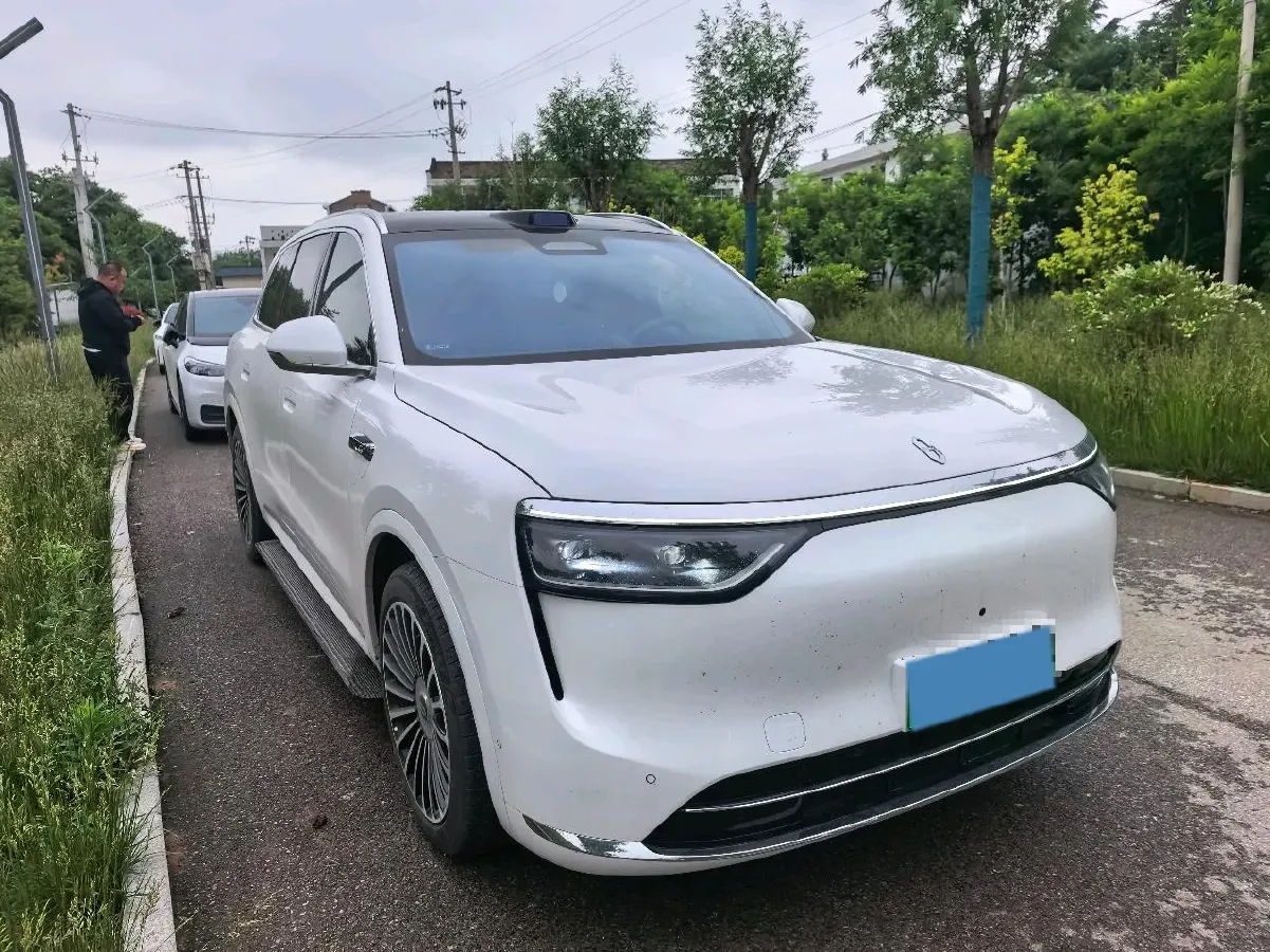 2025 AITO AITO M8 REEV 160HP REEV 53.4KWH,autocango,china used car exporter,china ev exporter,chinese used car exporter,chinese used ev exporter