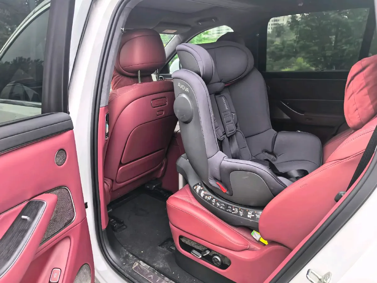 2025 AITO AITO M8 REEV 160HP REEV 53.4KWH,autocango,china used car exporter,china ev exporter,chinese used car exporter,chinese used ev exporter