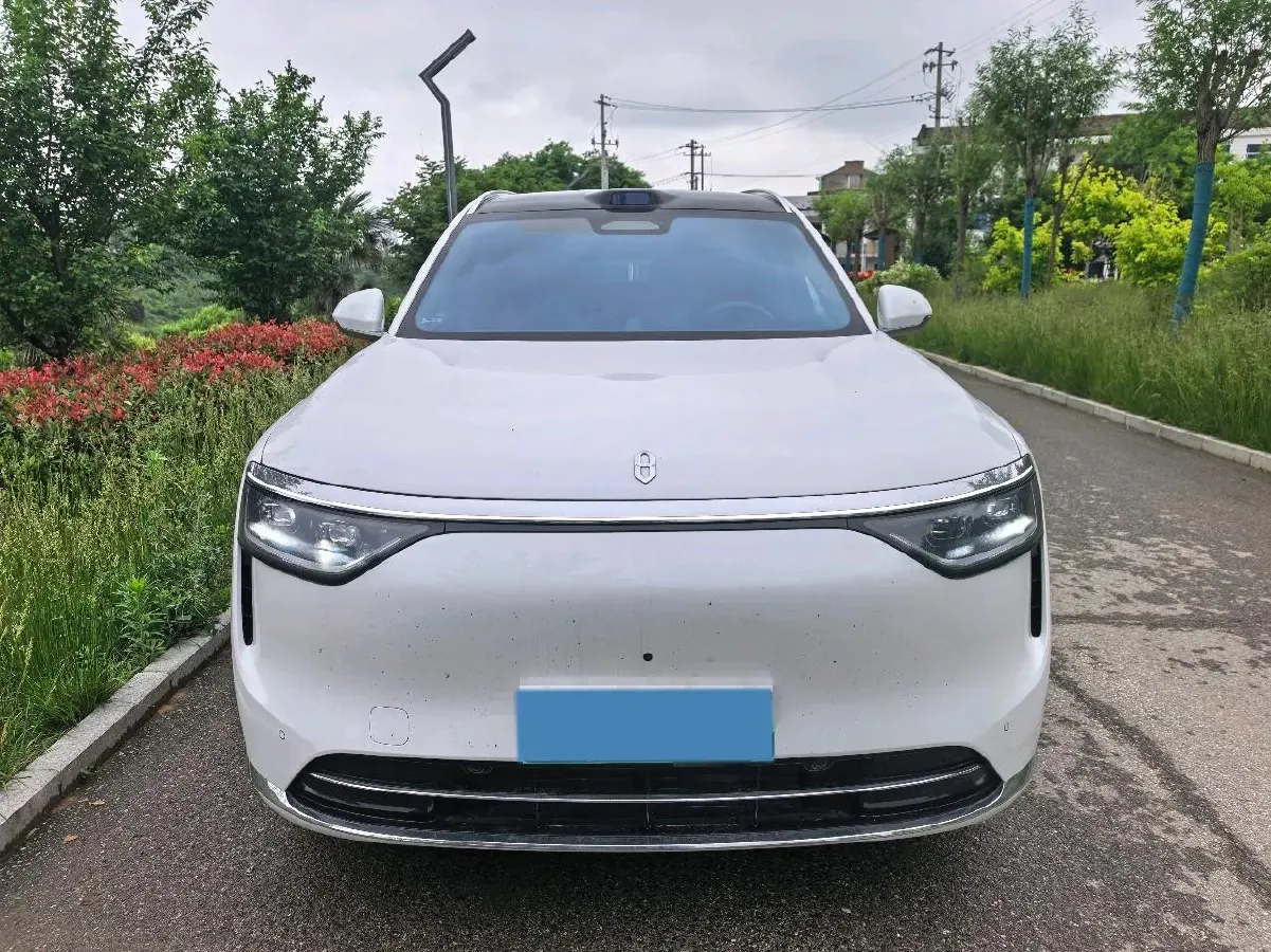 2025 AITO AITO M8 REEV 160HP REEV 53.4KWH,autocango,china used car exporter,china ev exporter,chinese used car exporter,chinese used ev exporter