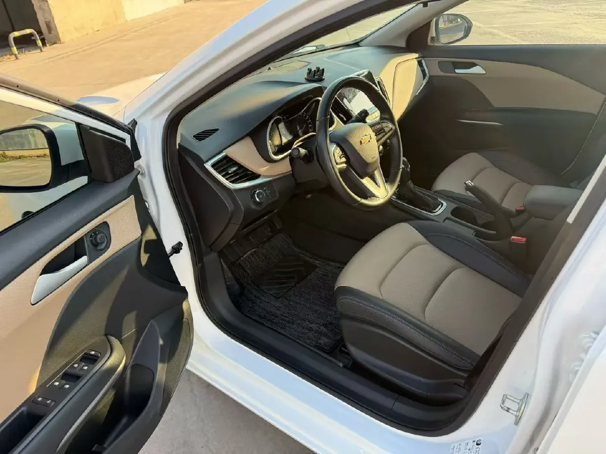2022 Chevrolet Monza 1.5L 113HP L4 6AT,autocango,china used car exporter,china ev exporter,chinese used car exporter,chinese used ev exporter