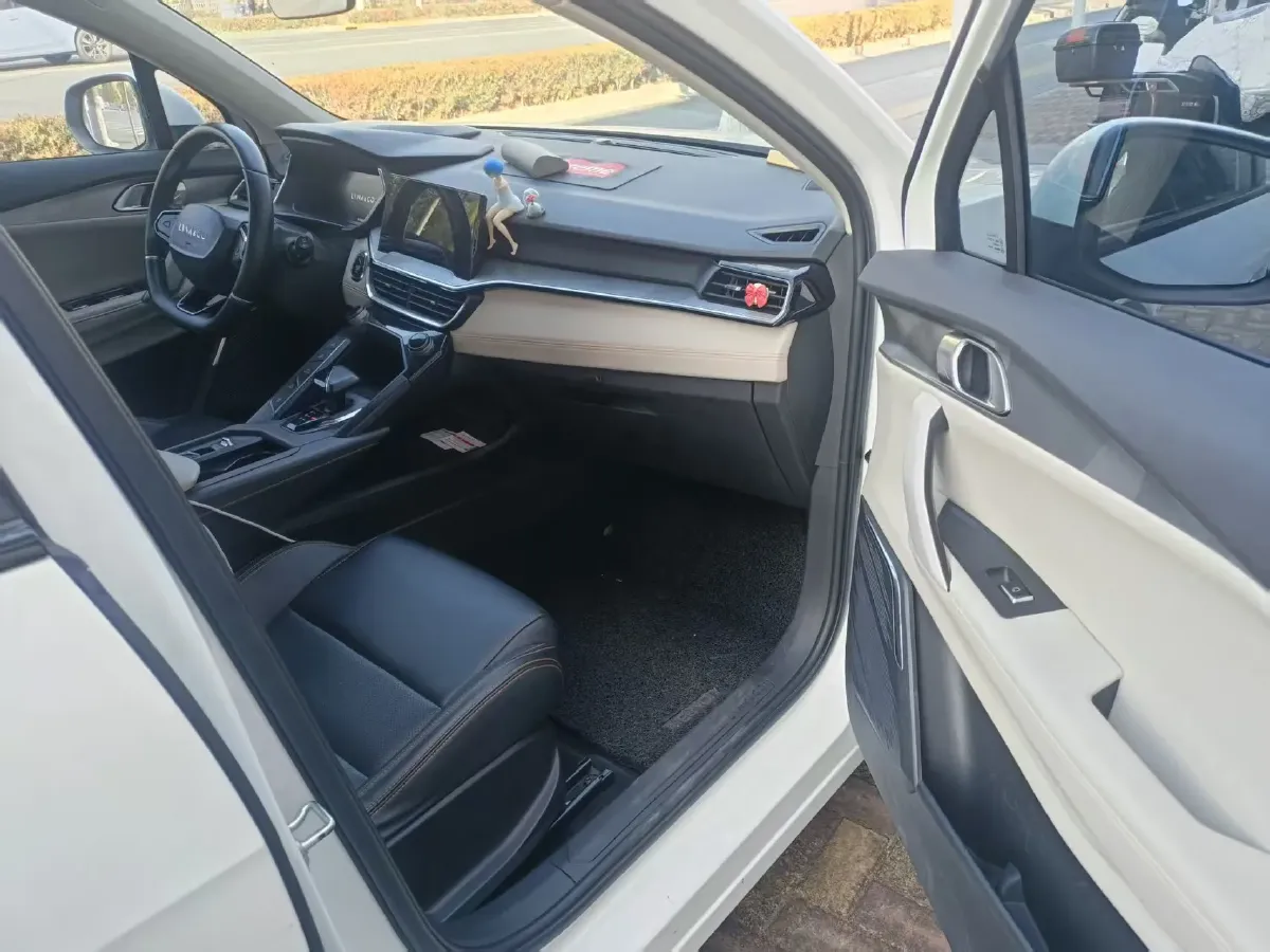 2022 Roewe i6 MAX BEV 61.1KWH,autocango,china used car exporter,china ev exporter,chinese used car exporter,chinese used ev exporter