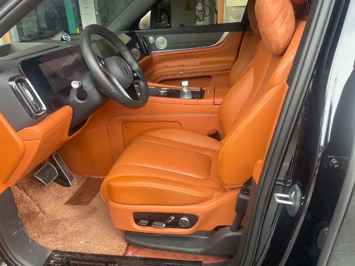 2025 AITO AITO M9 REEV 160HP REEV 52KWH,autocango,china used car exporter,china ev exporter,chinese used car exporter,chinese used ev exporter
