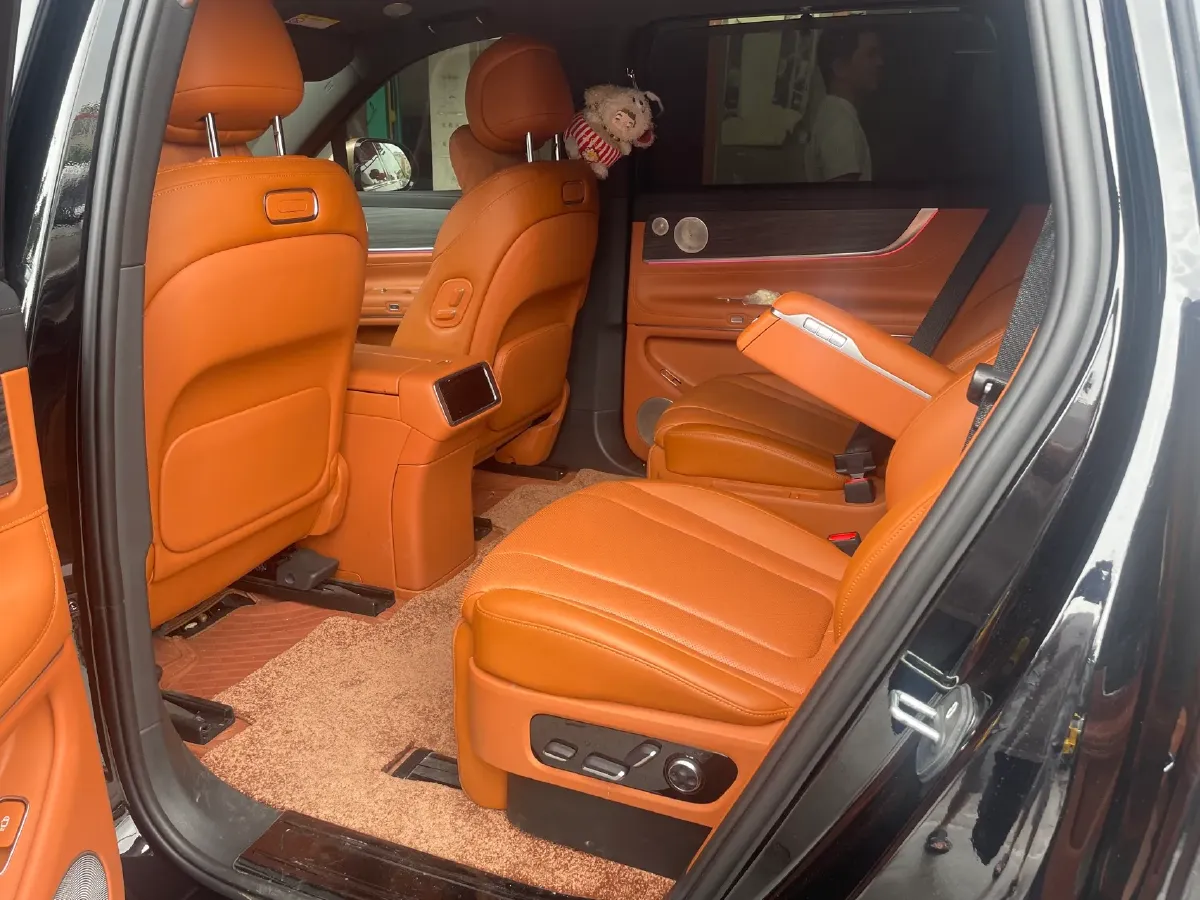 2025 AITO AITO M9 REEV 160HP REEV 52KWH,autocango,china used car exporter,china ev exporter,chinese used car exporter,chinese used ev exporter