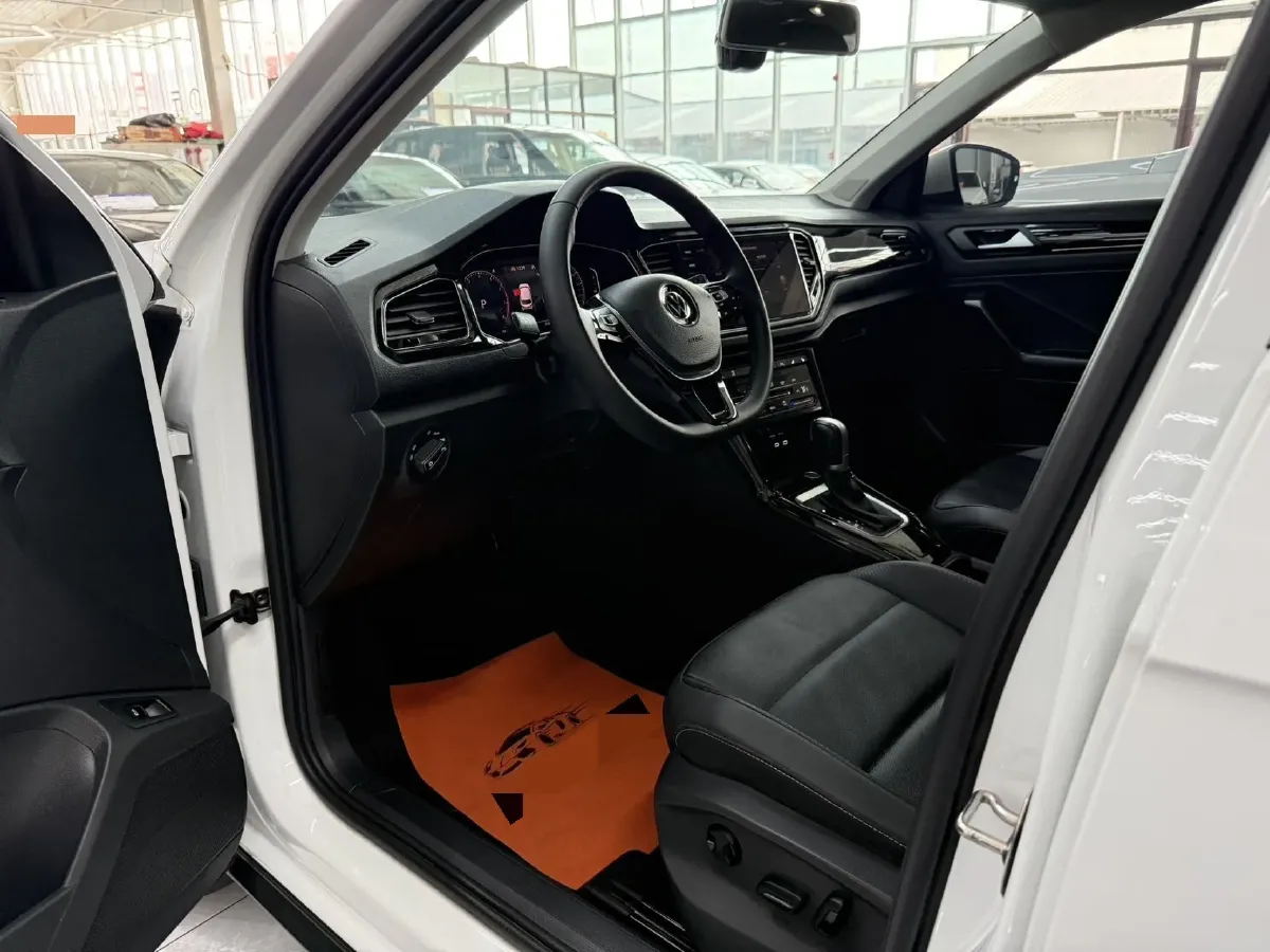 2022 Volkswagen T-Roc 1.4T 150HP L4 7DCT,autocango,china used car exporter,china ev exporter,chinese used car exporter,chinese used ev exporter