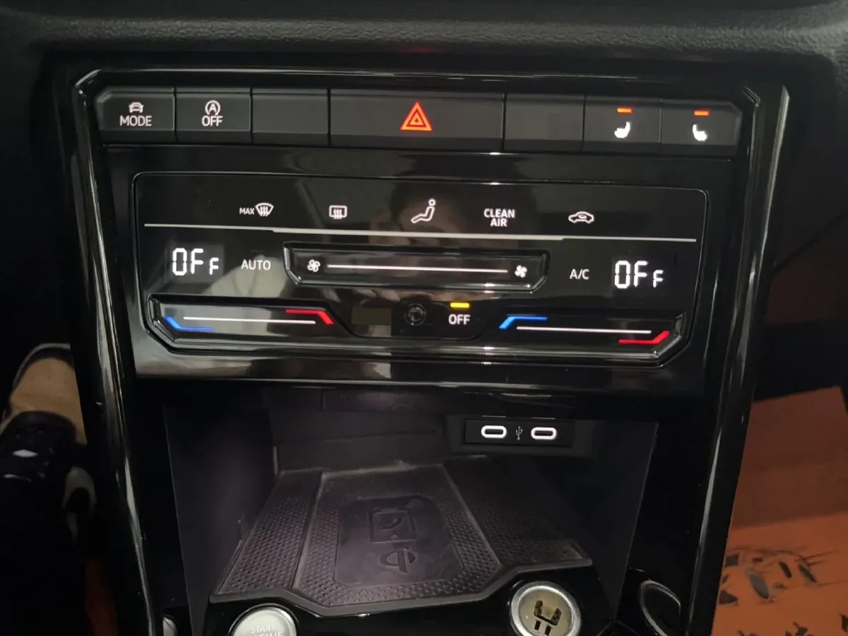 2022 Volkswagen T-Roc 1.4T 150HP L4 7DCT,autocango,china used car exporter,china ev exporter,chinese used car exporter,chinese used ev exporter