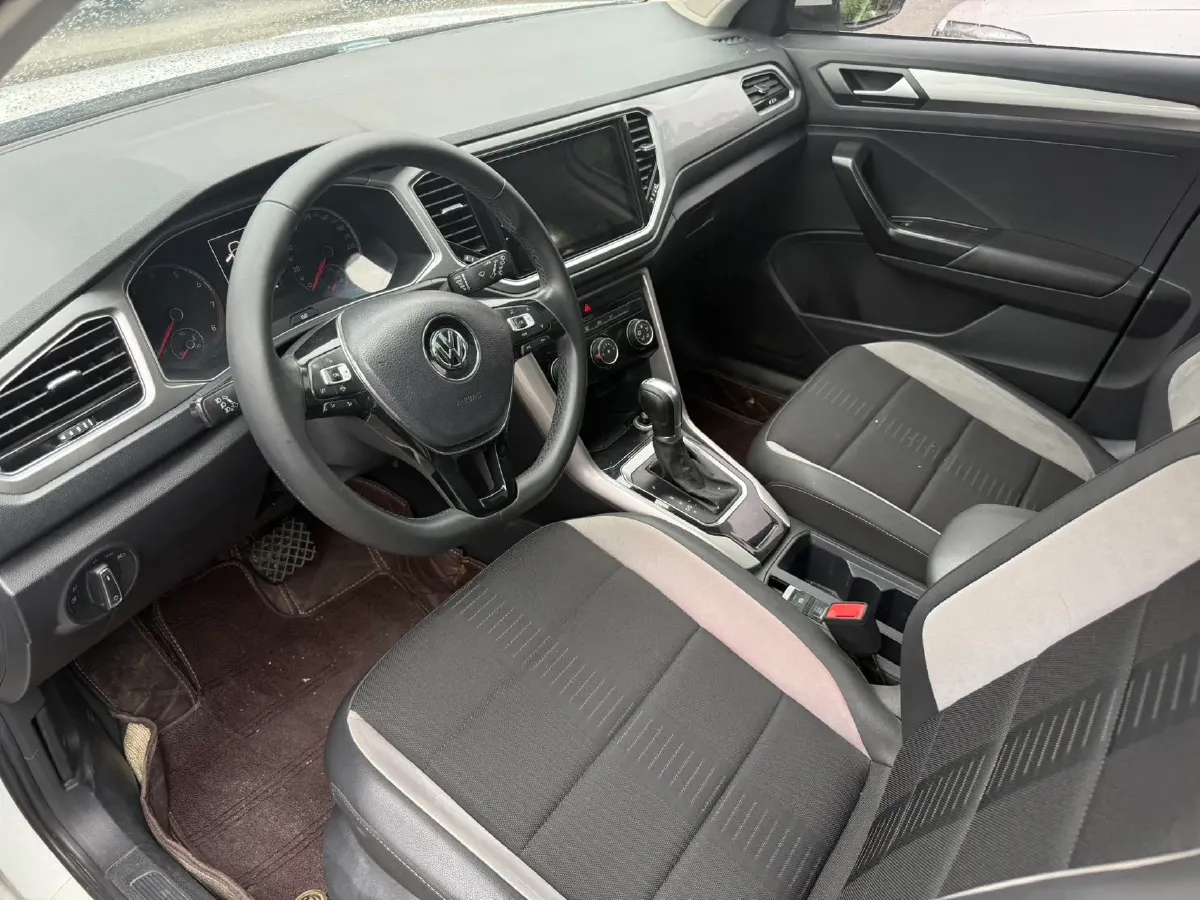 2020 Volkswagen T-Roc 1.4T 131HP L4 7DCT,autocango,china used car exporter,china ev exporter,chinese used car exporter,chinese used ev exporter
