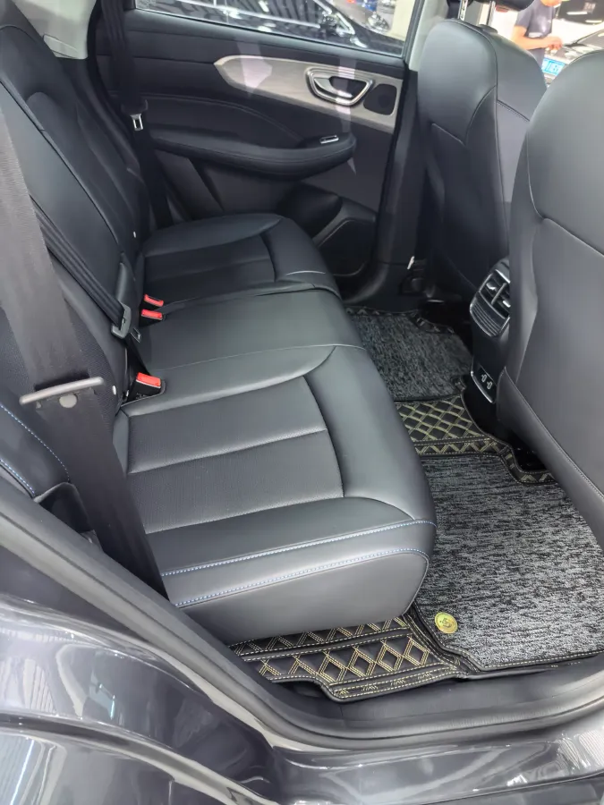 2025 Roewe RX5 1.5T 181HP L4 7DCT,autocango,china used car exporter,china ev exporter,chinese used car exporter,chinese used ev exporter