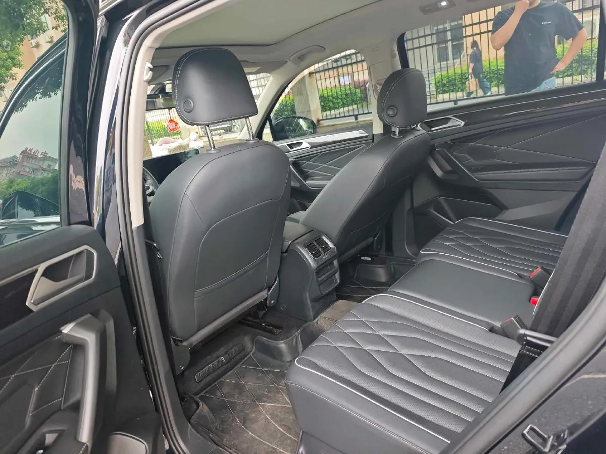 2023 Volkswagen Tiguan L 1.5T 160HP L4 7DCT,autocango,china used car exporter,china ev exporter,chinese used car exporter,chinese used ev exporter