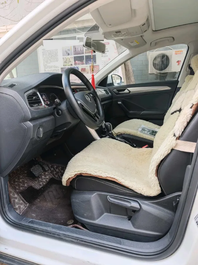 2019 Volkswagen T-Roc 1.4T 131HP L4 7DCT,autocango,china used car exporter,china ev exporter,chinese used car exporter,chinese used ev exporter