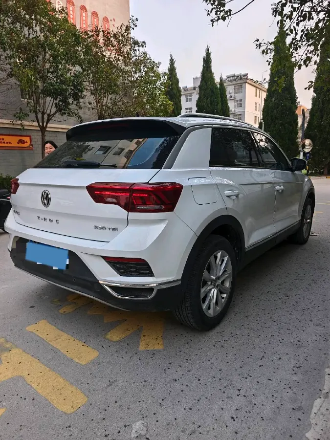2019 Volkswagen T-Roc 1.4T 131HP L4 7DCT,autocango,china used car exporter,china ev exporter,chinese used car exporter,chinese used ev exporter
