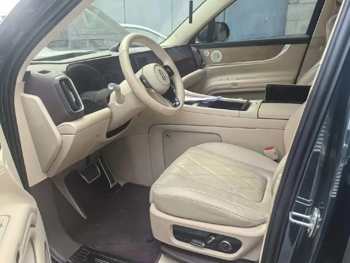 2024 AITO AITO M9 1.5T 152HP L4 REEV 42KWH,autocango,china used car exporter,china ev exporter,chinese used car exporter,chinese used ev exporter