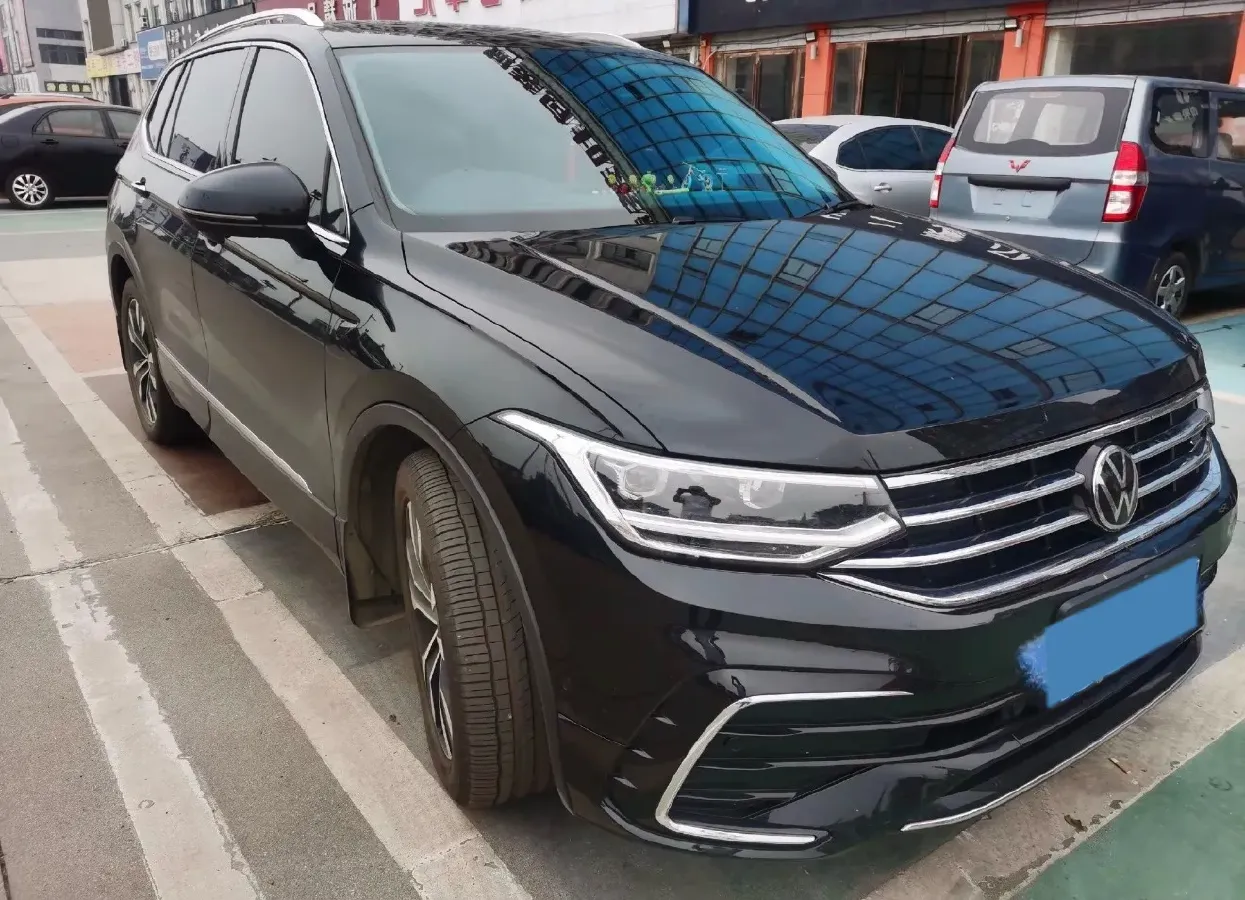 2024 Volkswagen Tiguan L 2.0T 186HP L4 7DCT,autocango,china used car exporter,china ev exporter,chinese used car exporter,chinese used ev exporter
