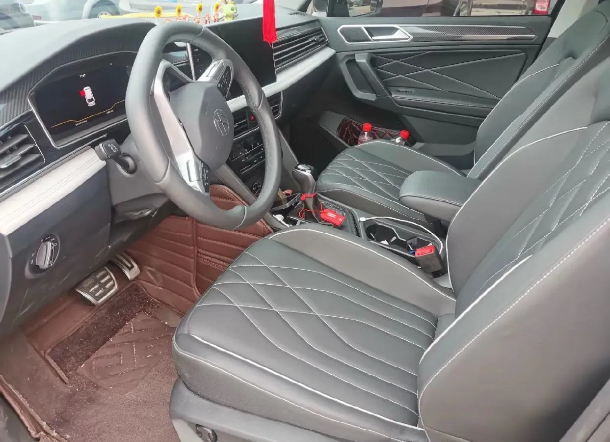 2024 Volkswagen Tiguan L 2.0T 186HP L4 7DCT,autocango,china used car exporter,china ev exporter,chinese used car exporter,chinese used ev exporter