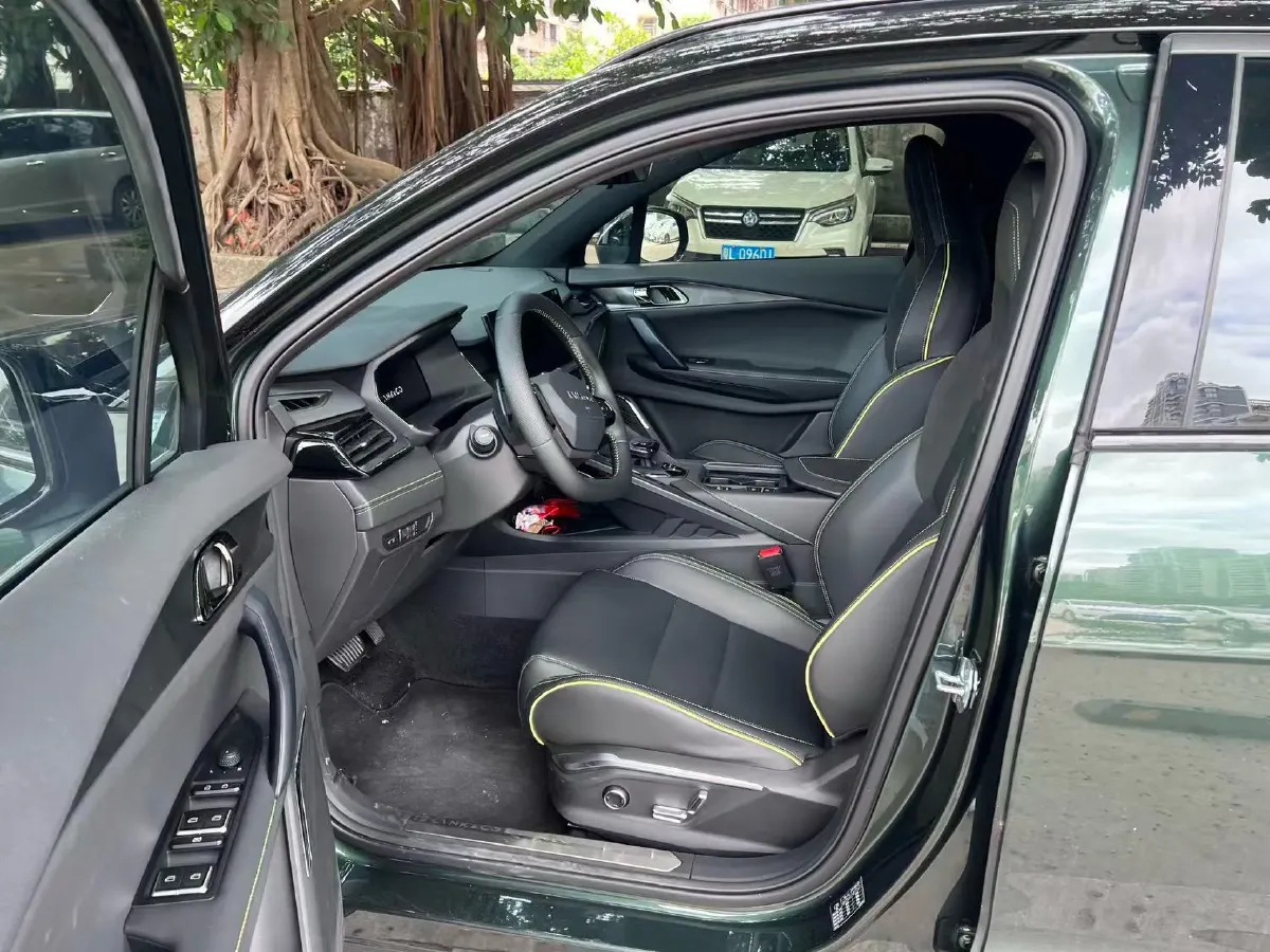 2023 LYNK&CO 03 1.5T 181HP L4 7DCT,autocango,china used car exporter,china ev exporter,chinese used car exporter,chinese used ev exporter