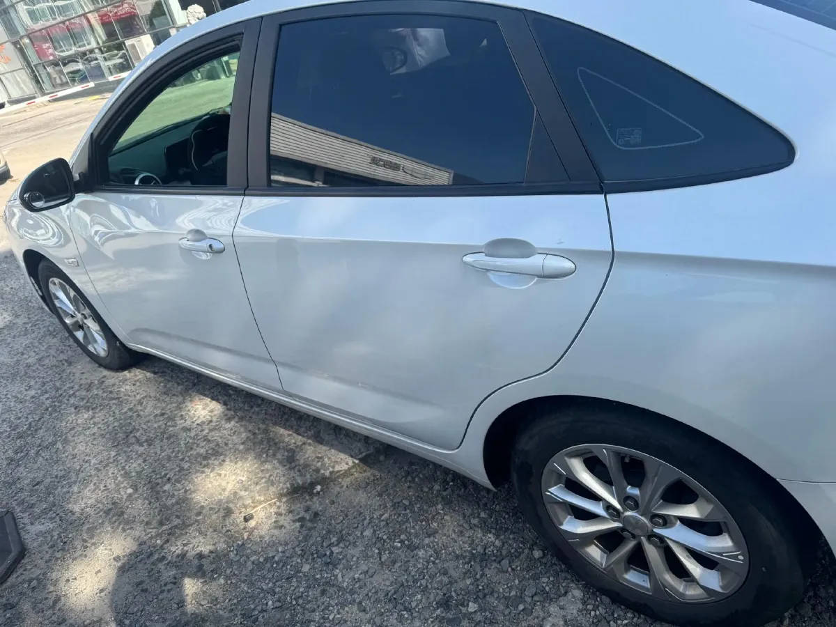 2023 Chevrolet Monza 1.5L 113HP L4 6DCT,autocango,china used car exporter,china ev exporter,chinese used car exporter,chinese used ev exporter