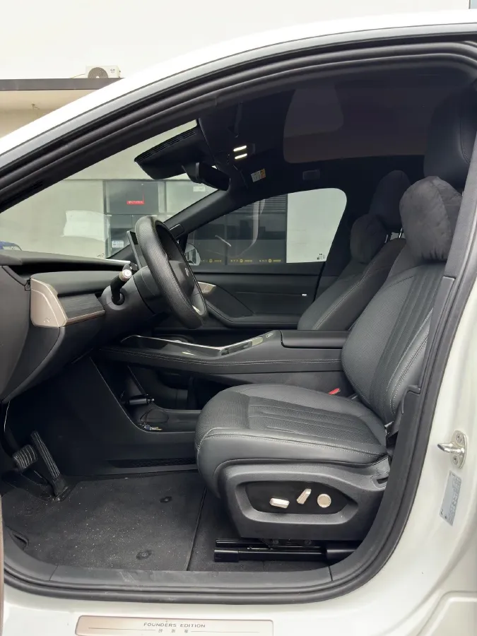 2024 ONVO L60 BEV 60KWH,autocango,china used car exporter,china ev exporter,chinese used car exporter,chinese used ev exporter