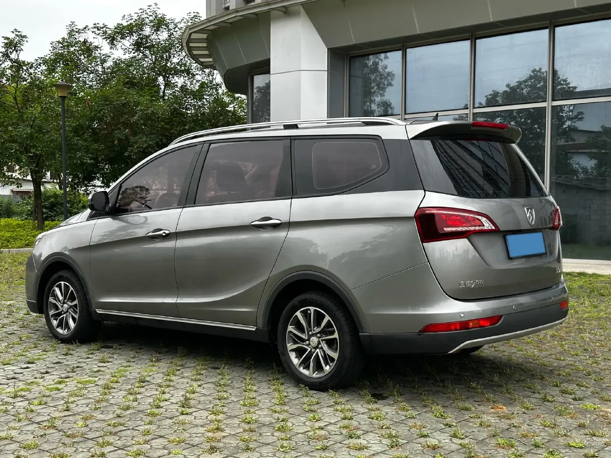2016 BaoJun 730 1.5L 112HP L4 5MT,autocango,china used car exporter,china ev exporter,chinese used car exporter,chinese used ev exporter