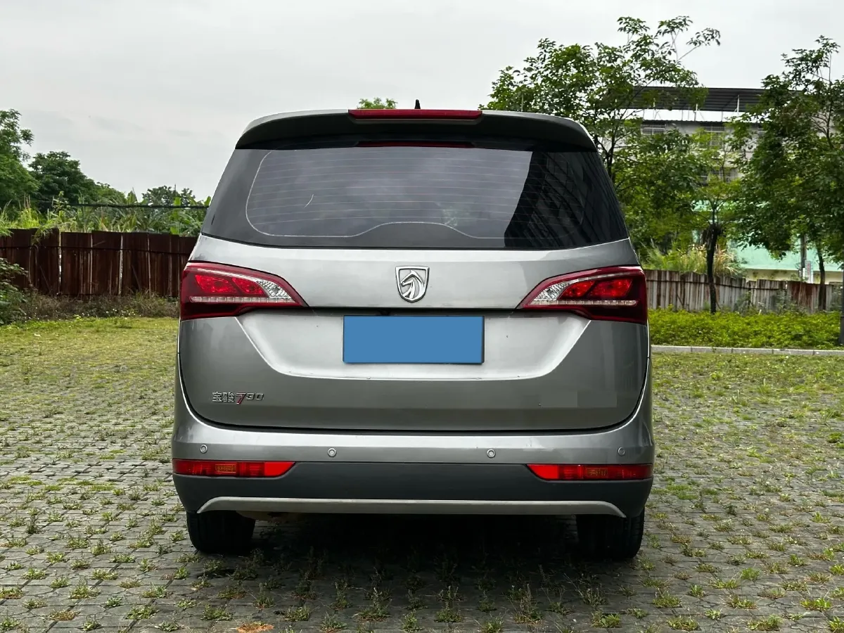 2016 BaoJun 730 1.5L 112HP L4 5MT,autocango,china used car exporter,china ev exporter,chinese used car exporter,chinese used ev exporter