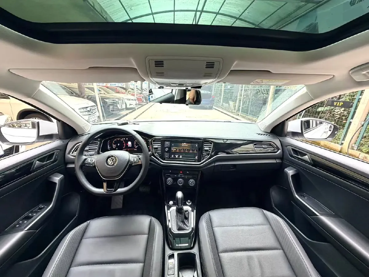 2020 Volkswagen T-Roc 1.4T 150HP L4 7DCT,autocango,china used car exporter,china ev exporter,chinese used car exporter,chinese used ev exporter