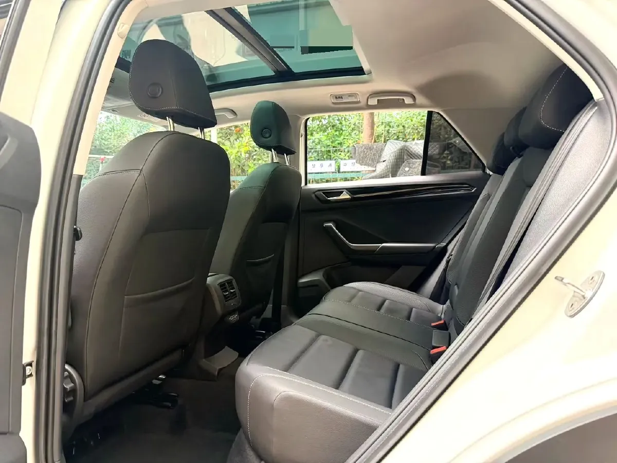 2020 Volkswagen T-Roc 1.4T 150HP L4 7DCT,autocango,china used car exporter,china ev exporter,chinese used car exporter,chinese used ev exporter