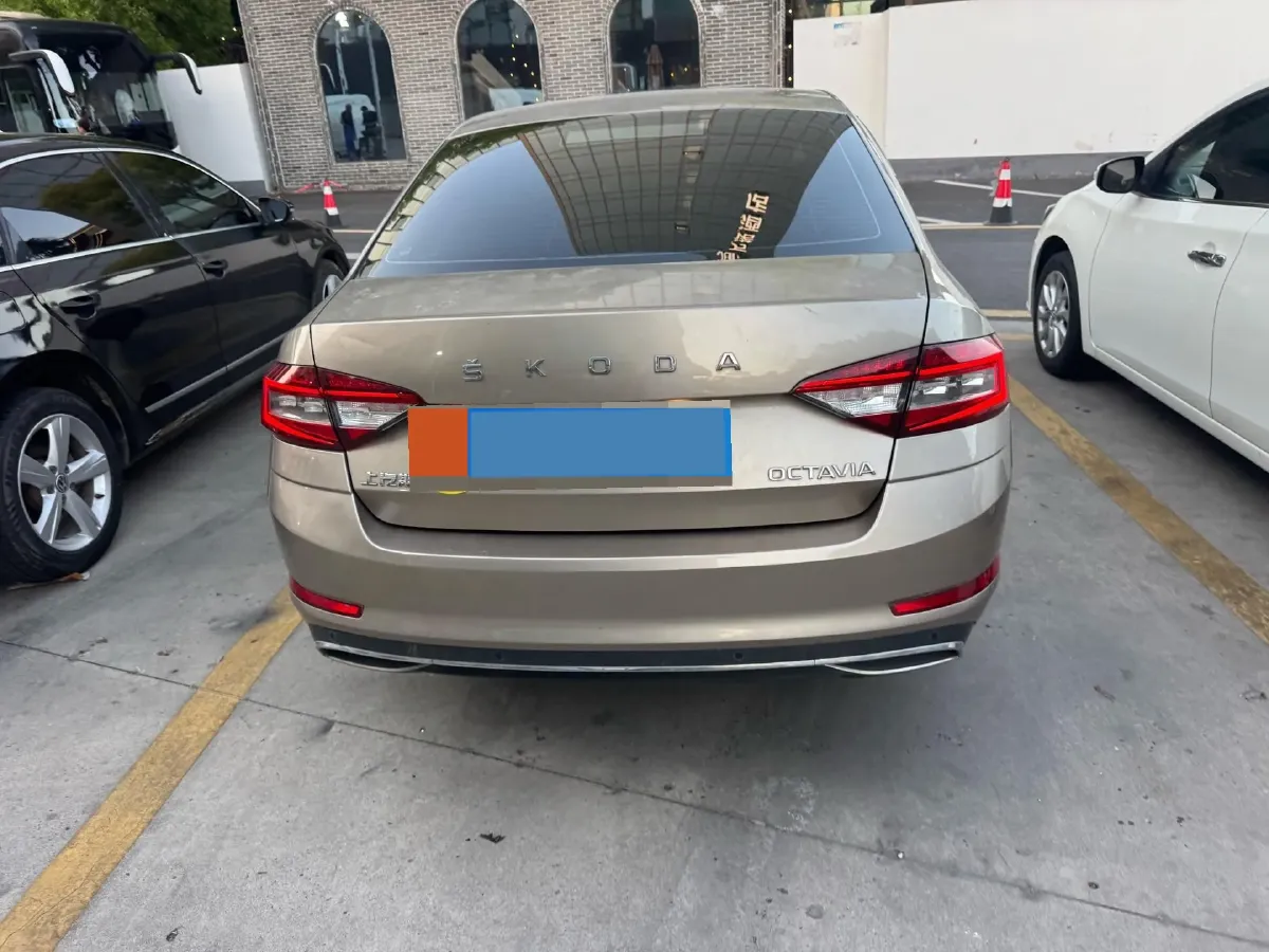 2019 Skoda Octavia 1.5L 116HP L4 6AT,autocango,china used car exporter,china ev exporter,chinese used car exporter,chinese used ev exporter