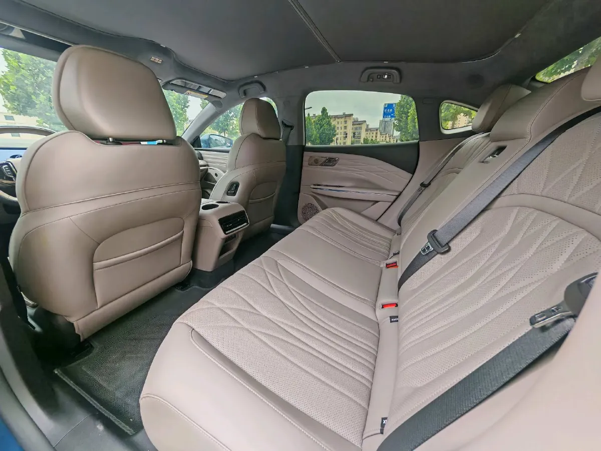 2025 Geely Galaxy Starshine 8 1.5T 163HP L4 3DHT PHEV 27.69KWH,autocango,china used car exporter,china ev exporter,chinese used car exporter,chinese used ev exporter