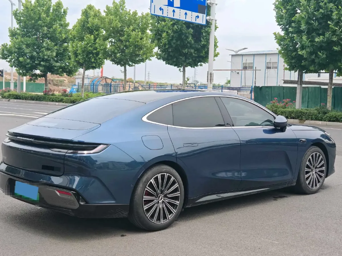 2025 Geely Galaxy Starshine 8 1.5T 163HP L4 3DHT PHEV 27.69KWH,autocango,china used car exporter,china ev exporter,chinese used car exporter,chinese used ev exporter