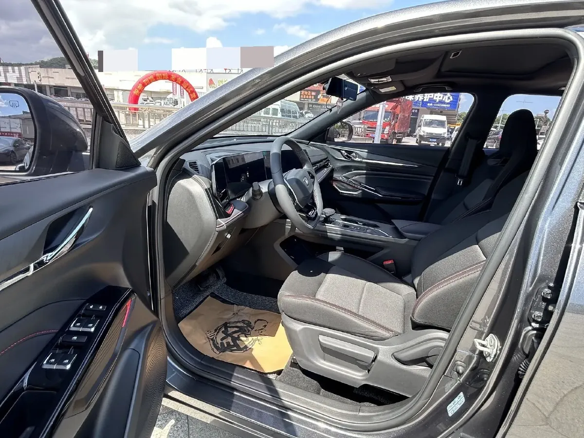 2025 ChangAn X5 PLUS 1.5T 188HP L4 7DCT,autocango,china used car exporter,china ev exporter,chinese used car exporter,chinese used ev exporter