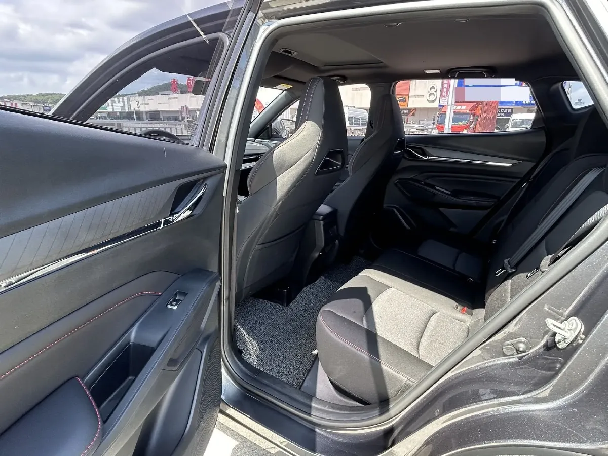 2025 ChangAn X5 PLUS 1.5T 188HP L4 7DCT,autocango,china used car exporter,china ev exporter,chinese used car exporter,chinese used ev exporter