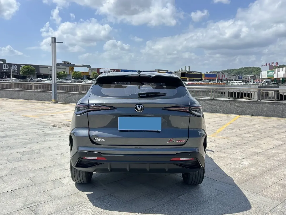 2025 ChangAn X5 PLUS 1.5T 188HP L4 7DCT,autocango,china used car exporter,china ev exporter,chinese used car exporter,chinese used ev exporter