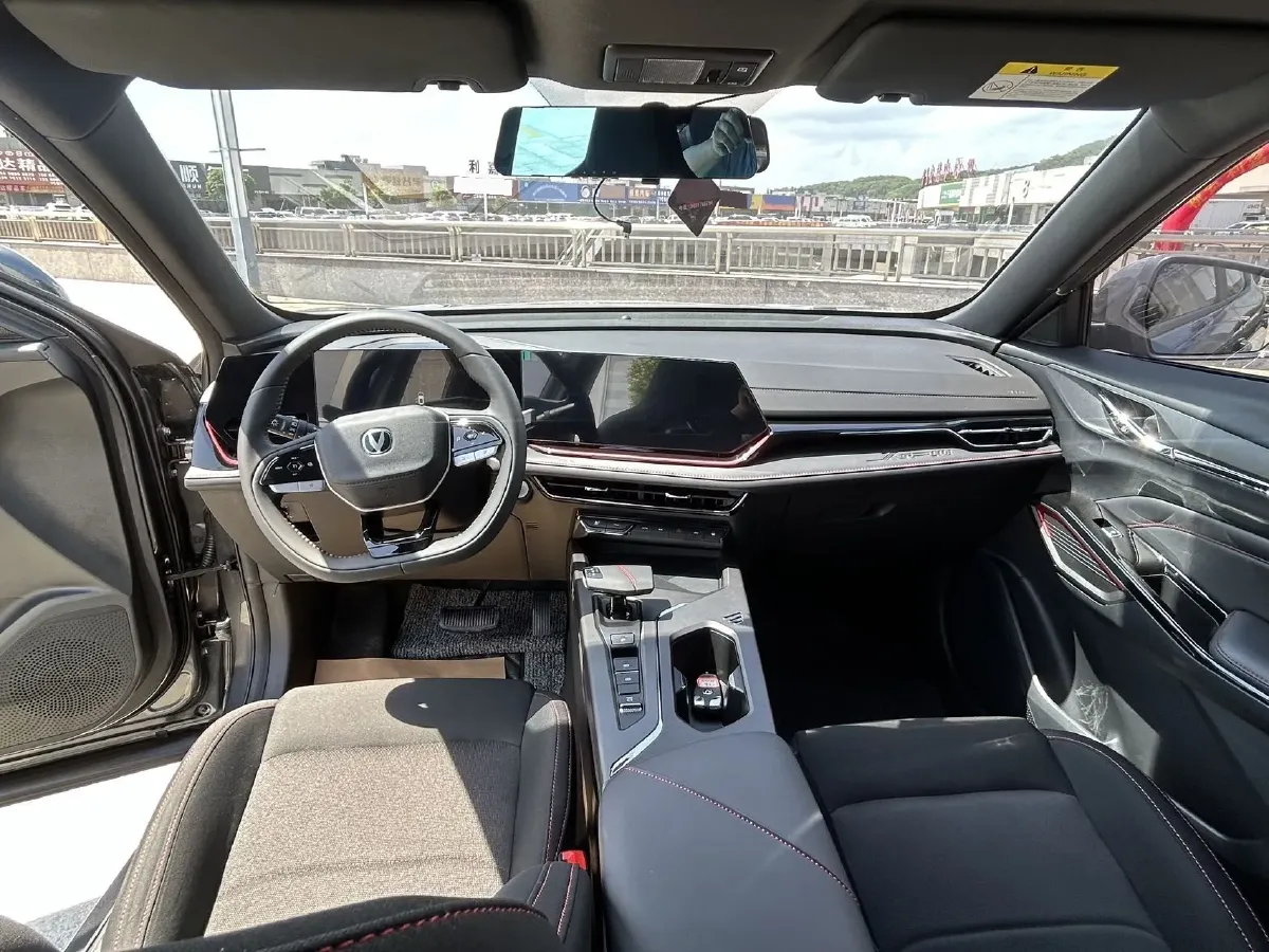 2025 ChangAn X5 PLUS 1.5T 188HP L4 7DCT,autocango,china used car exporter,china ev exporter,chinese used car exporter,chinese used ev exporter