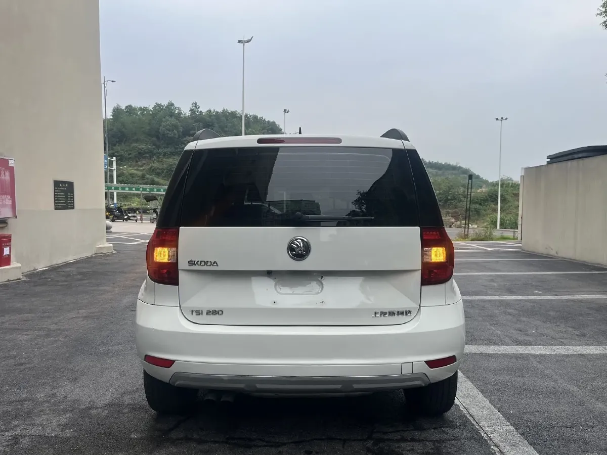 2017 Skoda Yeti 1.4T 150HP L4 7DCT,autocango,china used car exporter,china ev exporter,chinese used car exporter,chinese used ev exporter