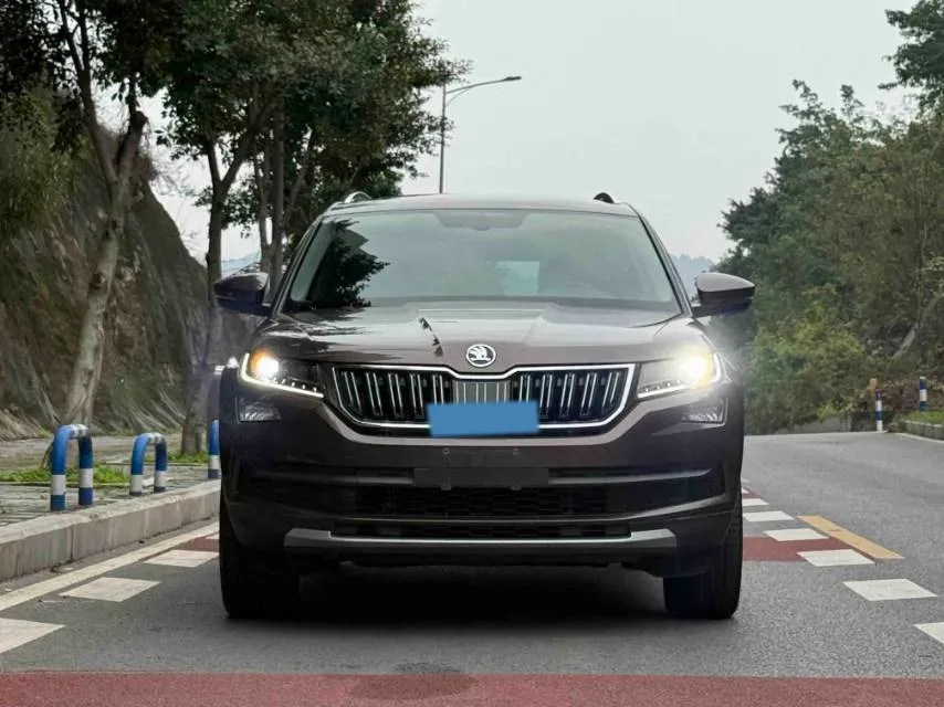 2018 Skoda Kodiak 2.0T 186HP L4 7DCT,autocango,china used car exporter,china ev exporter,chinese used car exporter,chinese used ev exporter
