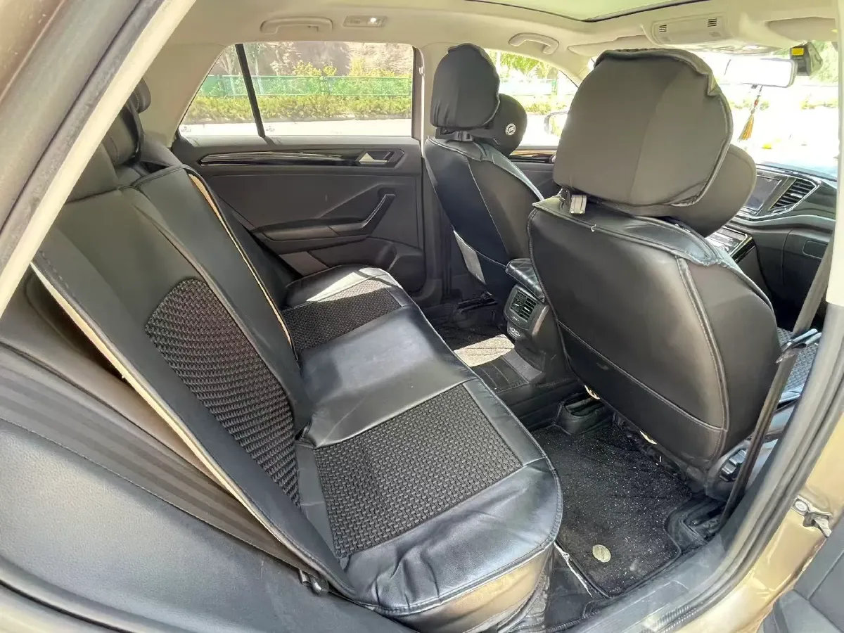 2019 Volkswagen T-Roc 1.4T 150HP L4 7DCT,autocango,china used car exporter,china ev exporter,chinese used car exporter,chinese used ev exporter